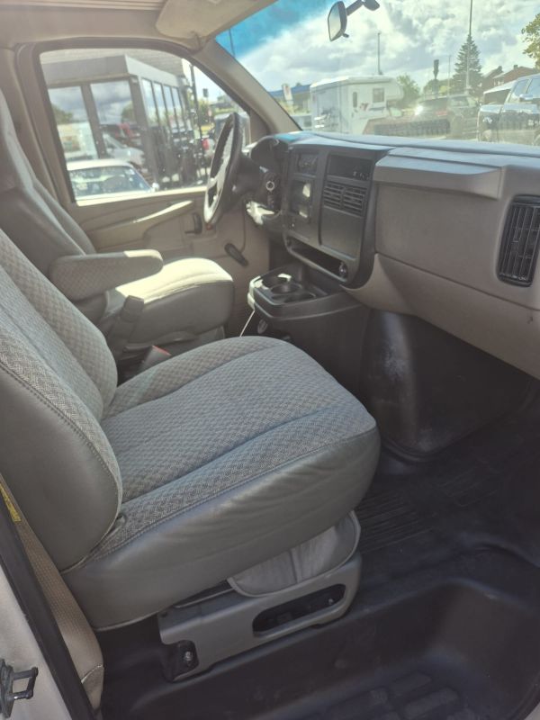 CHEVROLET EXPRESS - BJ 2002 - Afbeelding 13